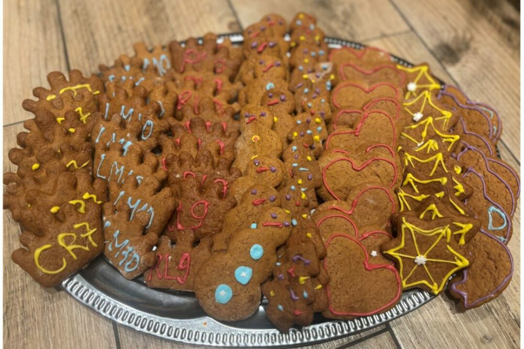 Pieczenie pierniczków z dziećmi – przepis, zabawa i mnóstwo świątecznej magii!