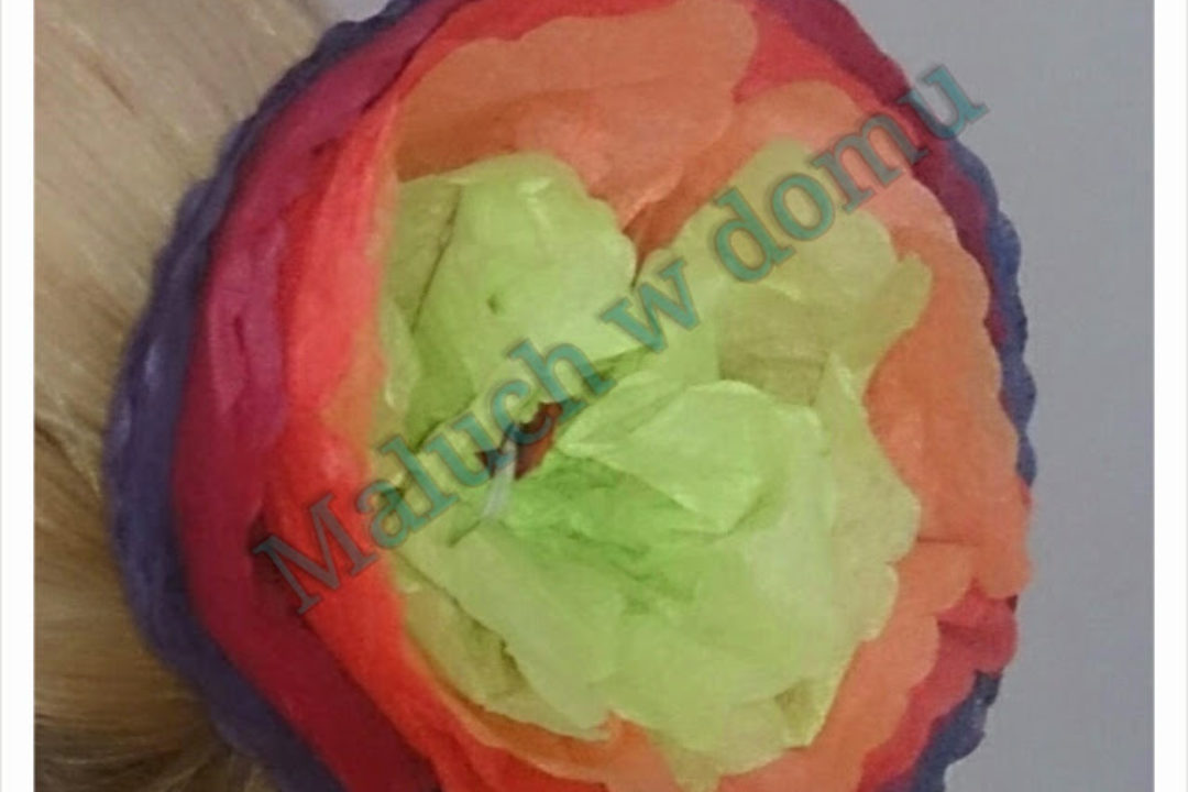 Kwiat – kotylion z papierowych serwetek