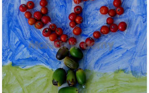 Obrazy z jarzębiny i żołędzi