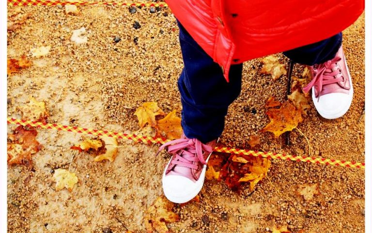 Cykl gry i zabawy podwórkowe #12: Guma – Ola oops!!!