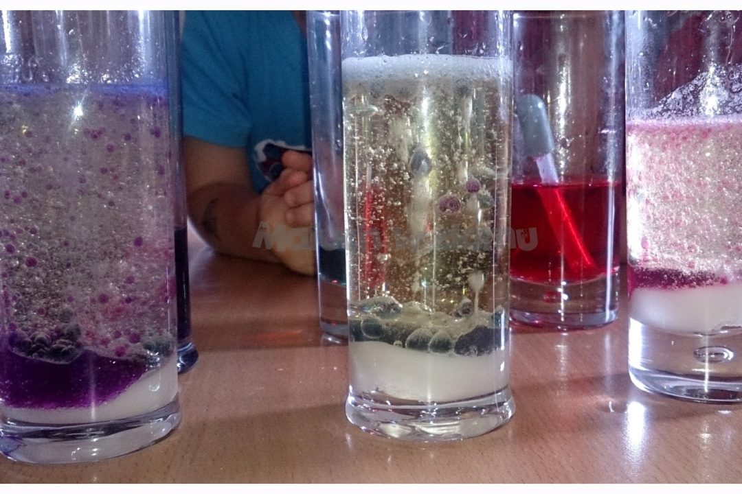 Doświadczenie dla dzieci: kolorowe bąbelki