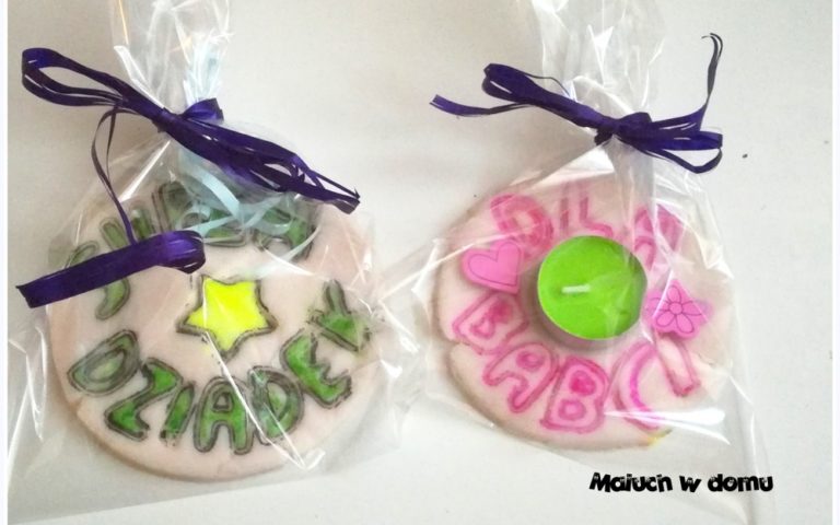 Świecznik i medal z masy porcelanowej