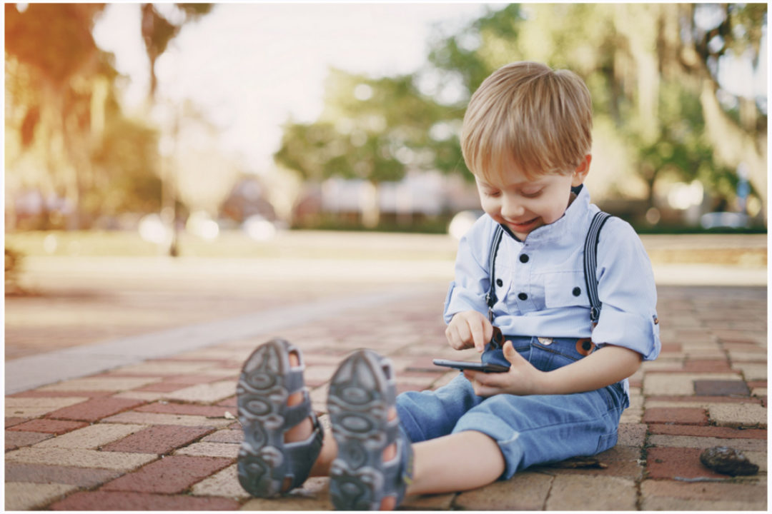 Samotne i chore dzieci potrzebują przede wszystkim miłości oraz czasu