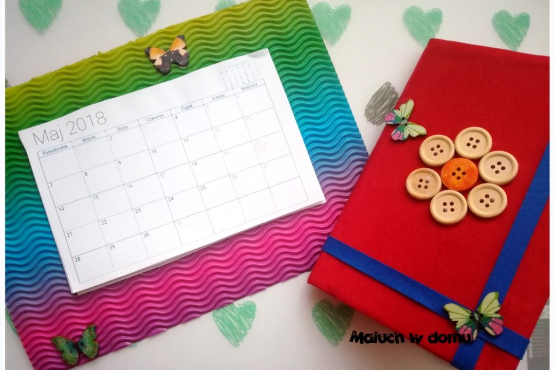 Prezent wykonany przez dziecko: kalendarz i notatnik