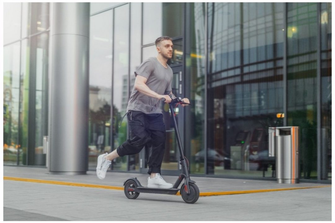 Jak działa hulajnoga elektryczna?