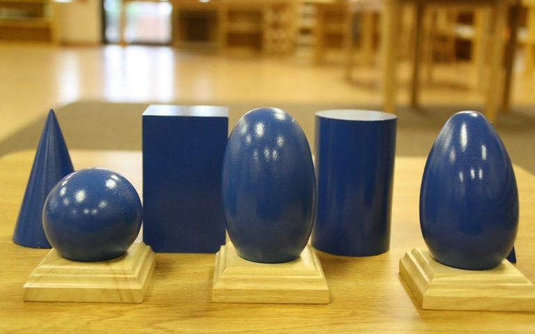 Na czym polega metoda Montessori? – Najważniejsze zasady i założenia