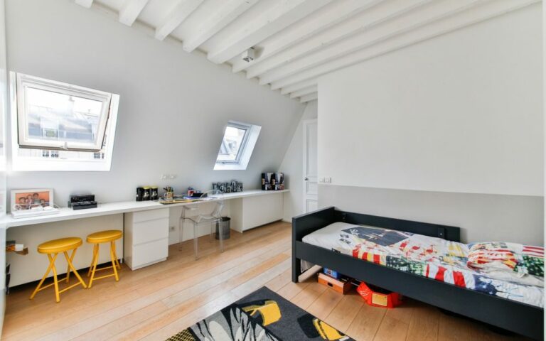 Pokój dla chłopca – co powinno się w nim znajdować?