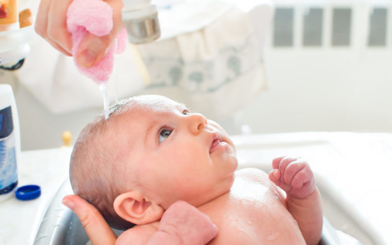 Pierwsza kąpiel noworodka