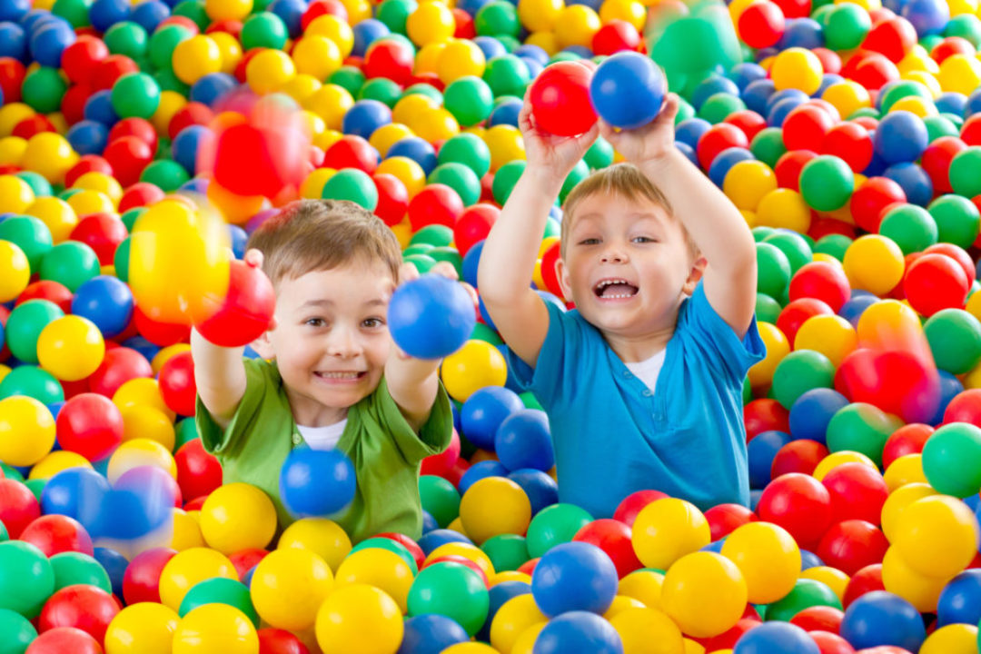 Dwie najczęstsze choroby pasożytnicze dzieci – wszy i owsiki