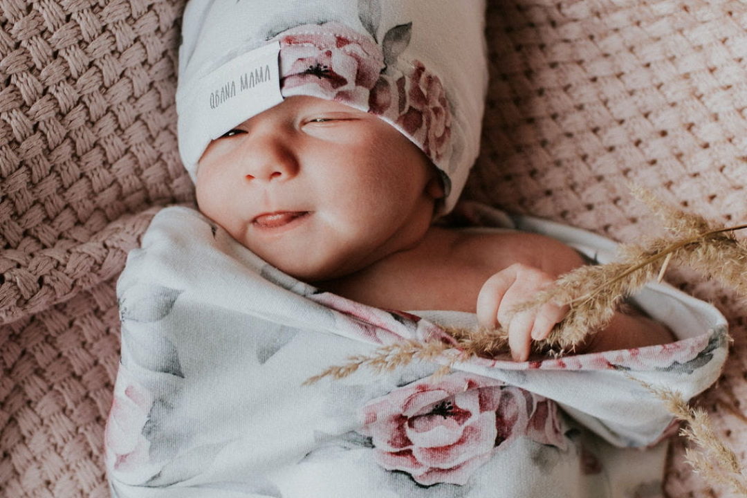 Jak wybrać odpowiednie czapeczki niemowlęce na lato?