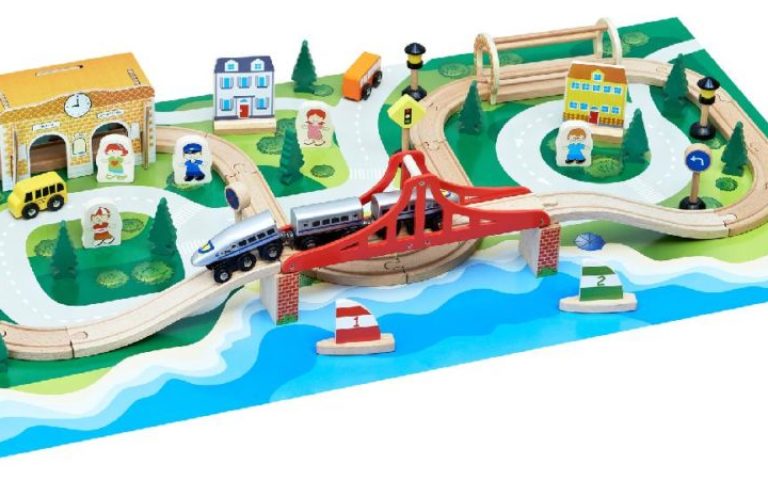 Dlaczego warto wybrać zabawki drewniane?