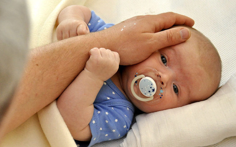 Wybór smoczka anatomicznego: co odróżnia go od innych?