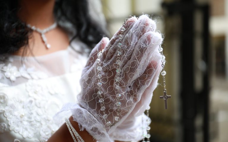 Oryginalne pamiątki komunijne, do których będziesz wracać po latach! Przegląd propozycji