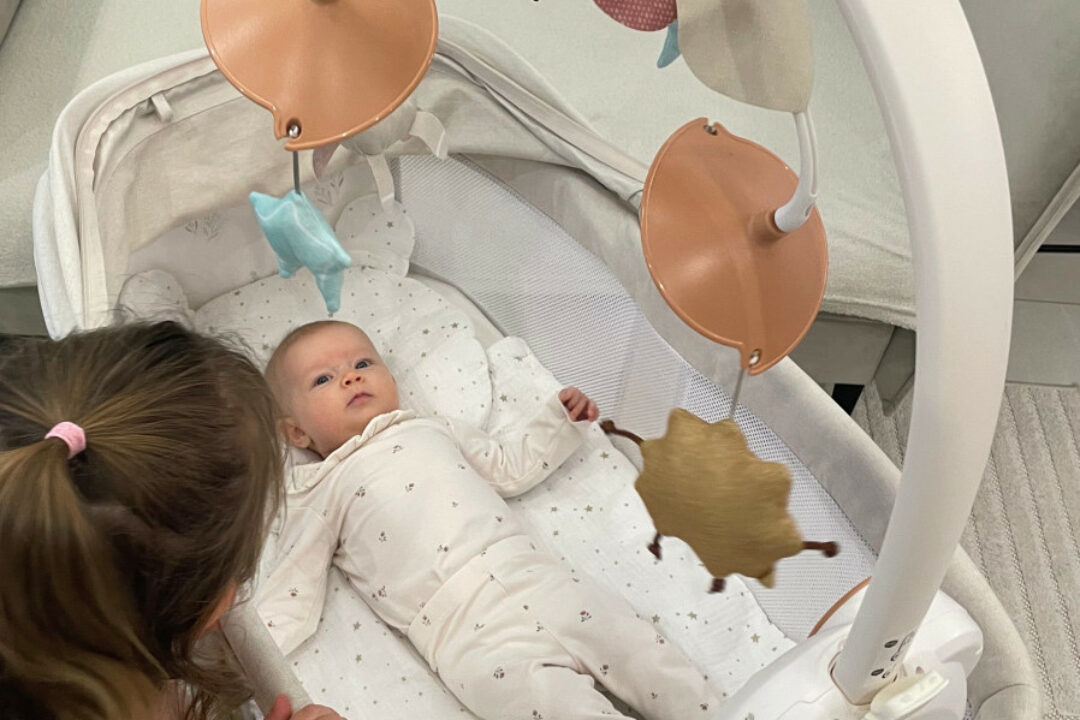 Łóżeczkowe karuzele – korzyści dla dzieci i rodziców