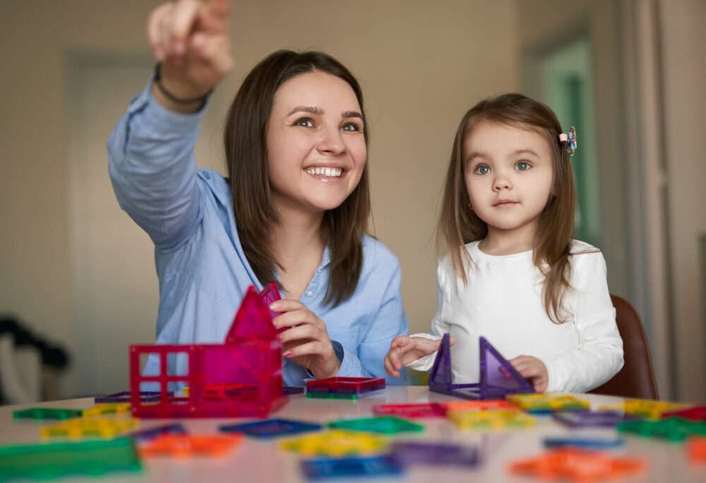 Myślisz o pracy w żłobku? Odkryj 4 umiejętności, które rozwiniesz jako opiekun!
